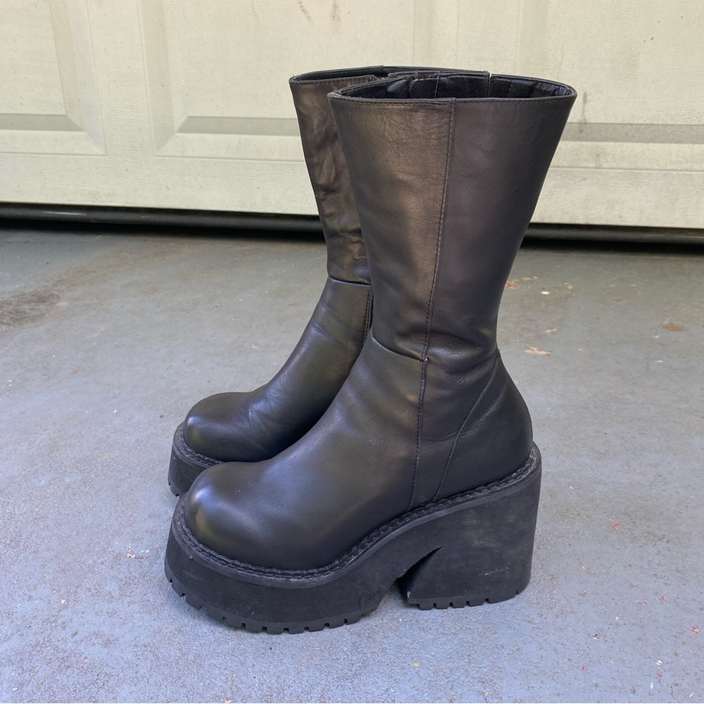 SOLD UNIF Parker Platform Boot. 100% Leather. Back to School Fall/Winter